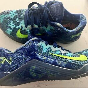 Women’s Nike Metcon 6 AMP, size 6